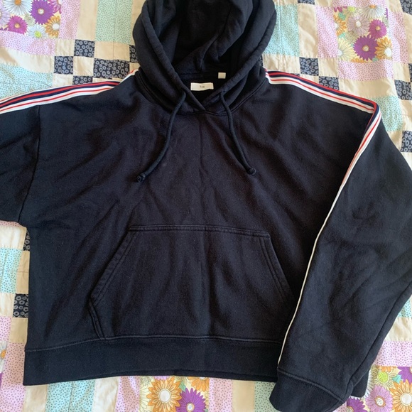 Aritzia TNA Cropped Hoodie - Picture 3 of 8